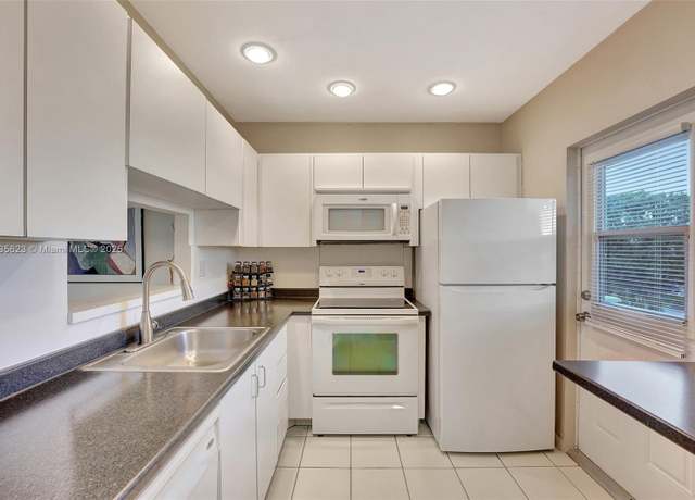 Property at 4805 NW 35th St #603, Lauderdale Lakes, FL 33319, 2 beds, 2 baths