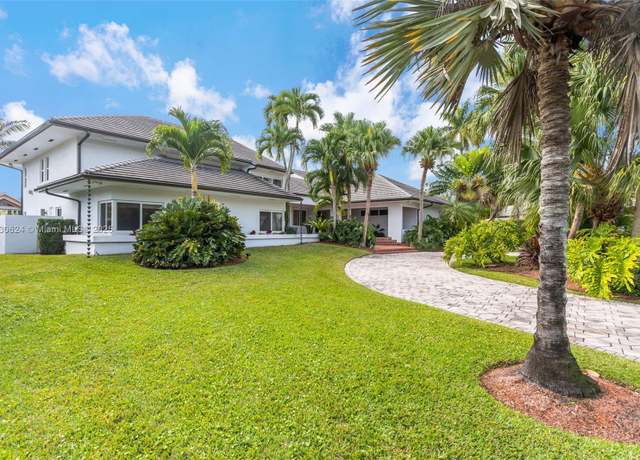 Property at 9260 SW 101 St, Miami, FL 33176, 6 beds, 4.5 baths