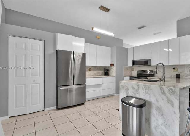 Property at 2625 SE 5th Ct, Homestead, FL 33033, 3 beds, 2 baths