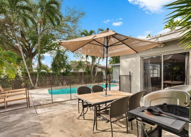 Property at 1805 N 23rd Ave, Hollywood, FL 33020, 3 beds, 3 baths