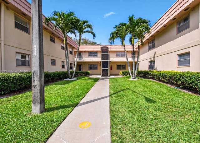 Property at 447 Saxony J #447, Delray Beach, FL 33446, 1 bed, 1.5 baths