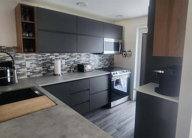 Property at 400 SE 10th St #204, Deerfield Beach, FL 33441, 2 beds, 2 baths