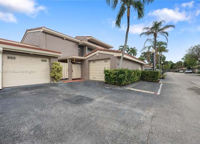 Property at 1709 Saint Andrews Rd, Hollywood, FL 33021, 3 beds, 2.5 baths