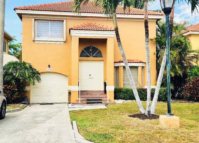 Property at 11405 Lakeview Dr Unit 3-A, Coral Springs, FL 33071, 3 beds, 2.5 baths