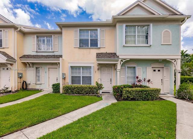Property at 23 Simonton Cir, Weston, FL 33326, 2 beds, 1.5 baths