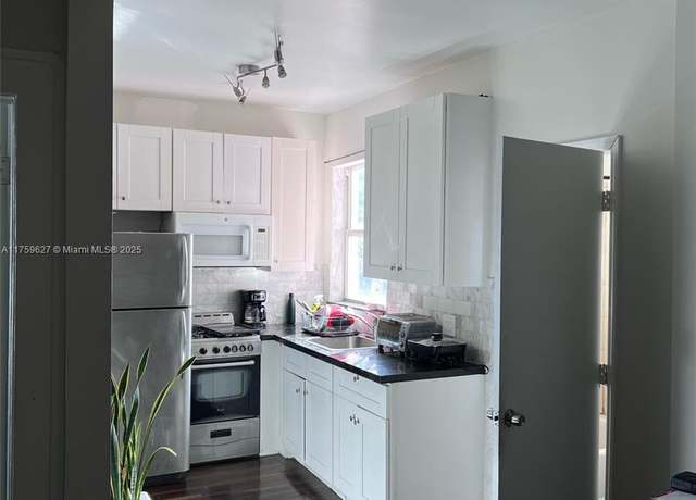 Property at 642 Michigan Ave #21, Miami Beach, FL 33139, 2 beds, 1 bath