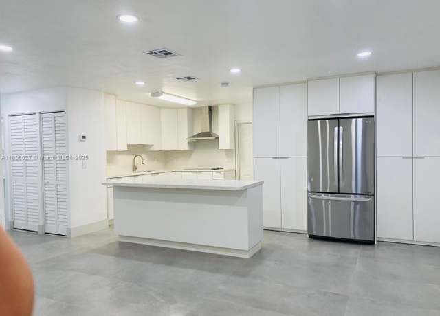 Property at 2820 NW 14th Ct, Fort Lauderdale, FL 33311, 4 beds, 2 baths