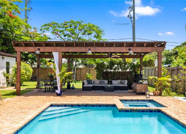 Property at 410 SW 18th Ct, Fort Lauderdale, FL 33315, 2 beds, 1 bath