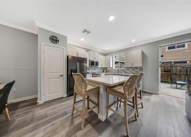 Property at 1079 SE 23rd Ter, Homestead, FL 33035, 4 beds, 3 baths