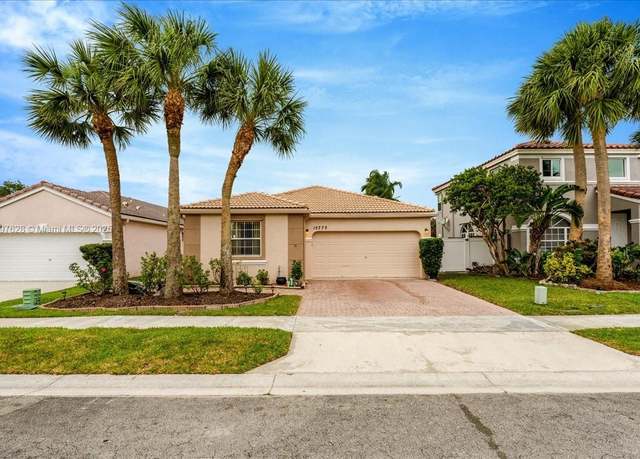 Property at 15773 NW 16th Ct, Pembroke Pines, FL 33028, 3 beds, 2 baths