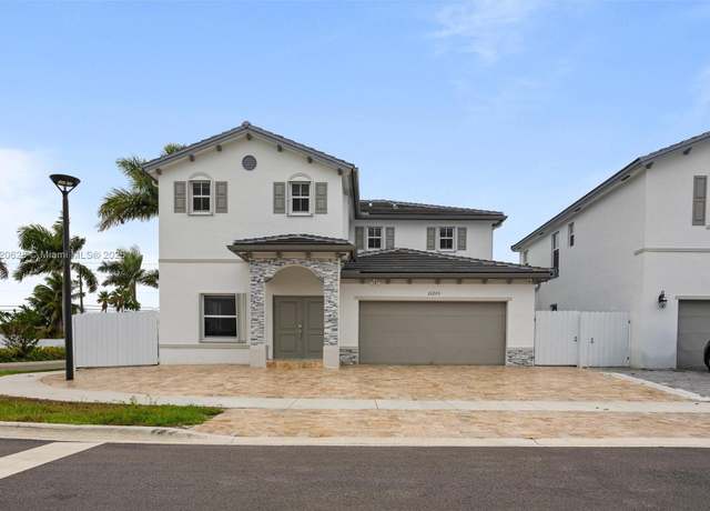 Property at 21205 SW 127th Ct, Miami, FL 33177, 5 beds, 3.5 baths