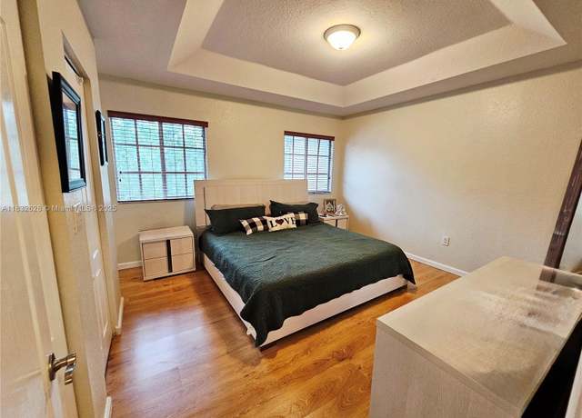 Property at 27961 SW 140th Ave, Homestead, FL 33032, 2 beds, 2.5 baths