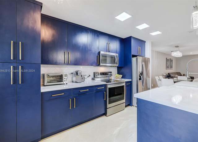 Property at 1636 NW 113th Way #1636, Pembroke Pines, FL 33026, 3 beds, 2.5 baths