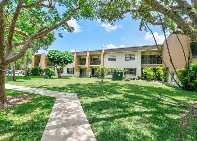 Property at 8261 SW 128th St #215, Pinecrest, FL 33156, 2 beds, 1.5 baths