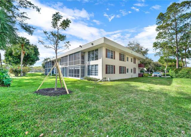 Property at 3200 N Course Ln #216, Pompano Beach, FL 33069, 3 beds, 2 baths