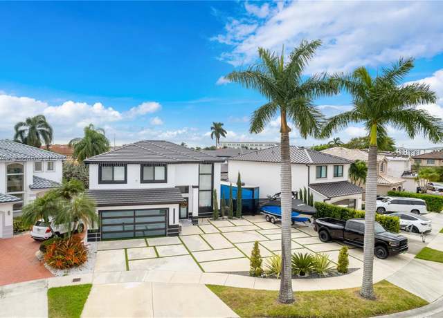 Property at 15738 SW 92nd St, Miami, FL 33196, 4 beds, 2.5 baths