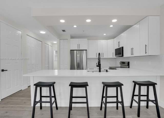 Property at 4123 Parkside Dr, Jupiter, FL 33458, 4 beds, 3.5 baths