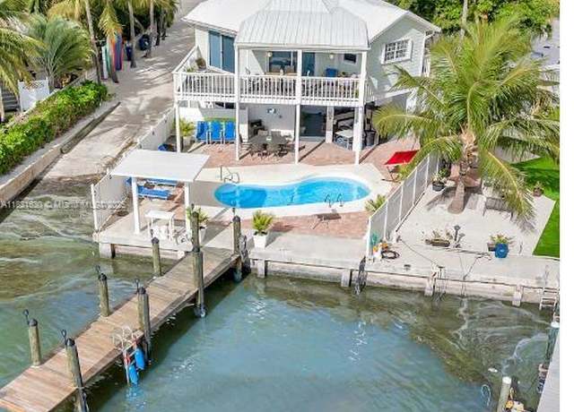 Property at 500 Sombrero Beach Rd, Marathon, FL 33050, 2 beds, 2 baths