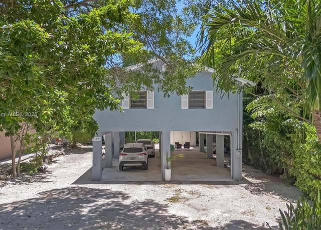 Property at 139 N Bay Harbor Dr, Key Largo, FL 33037, 3 beds, 2 baths