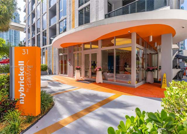 Property at 31 SE 6th St #702, Miami, FL 33131, 2 beds, 2 baths
