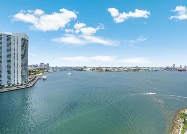 Property at 888 Brickell Key Dr #1912, Miami, FL 33131, 2 beds, 2.5 baths