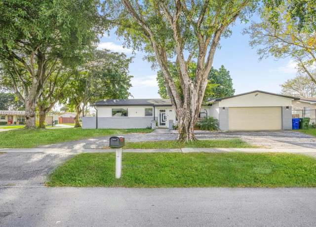 Property at 2000 NW 106th Ave, Pembroke Pines, FL 33026, 3 beds, 2 baths