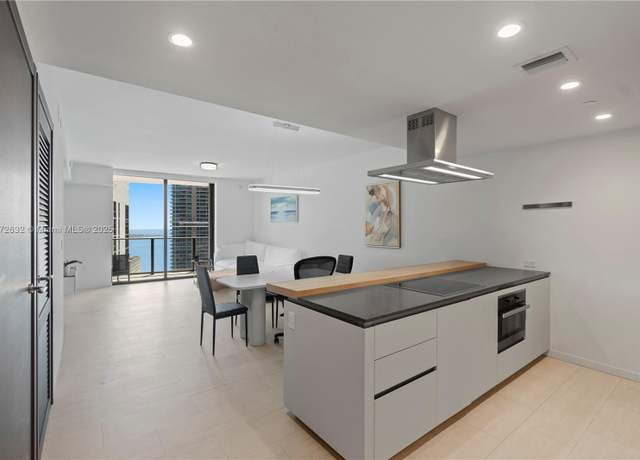 Property at 1000 Brickell Plz #4703, Miami, FL 33131, 1 bed, 1.5 baths