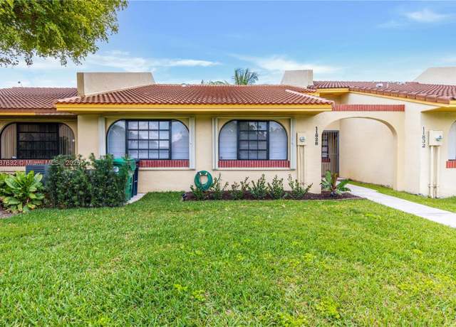 Property at 11828 SW 103rd Ln, Miami, FL 33186, 2 beds, 2 baths