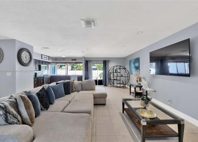 Property at 1730 N 55th Ave, Hollywood, FL 33021, 4 beds, 3 baths