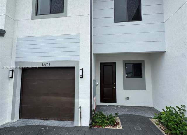 Property at 34423 SW 189th Ct, Homestead, FL 33034, 3 beds, 2.5 baths