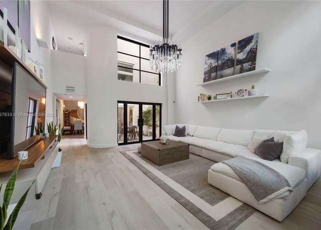 Property at 920 NE 16th Ter #3, Fort Lauderdale, FL 33304, 3 beds, 3.5 baths