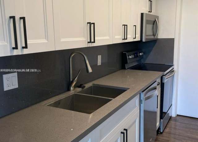 Property at 4164 Inverrary Dr #301, Lauderhill, FL 33319, 2 beds, 2 baths