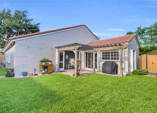 Property at 11727 SW 93rd Ter, Miami, FL 33186, 3 beds, 2 baths