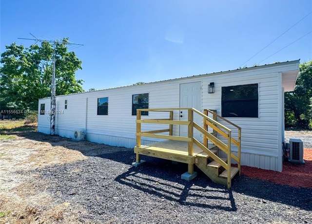 Property at 5121 Pioneer 18th St, Clewiston, FL 33440, 2 beds, 1 bath