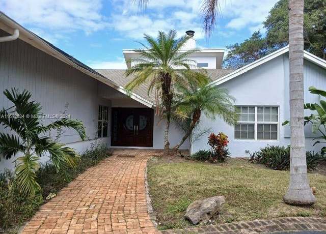 Property at 8395 SW 96th St, Miami, FL 33156, 3 beds, 2.5 baths