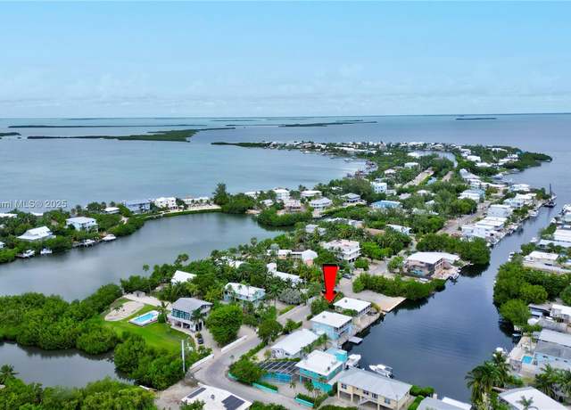 Property at 6 Jean La Fitte Dr, Key Largo, FL 33037, 3 beds, 2 baths