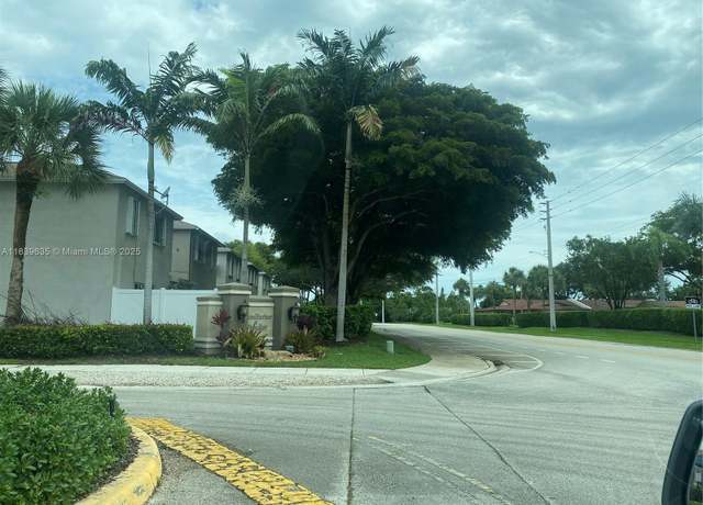 Property at 6006 Plum Pl, Tamarac, FL 33321, 3 beds, 2.5 baths