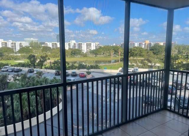 Property at 20301 W Country Club Dr #621, Aventura, FL 33180, 1 bed, 1.5 baths