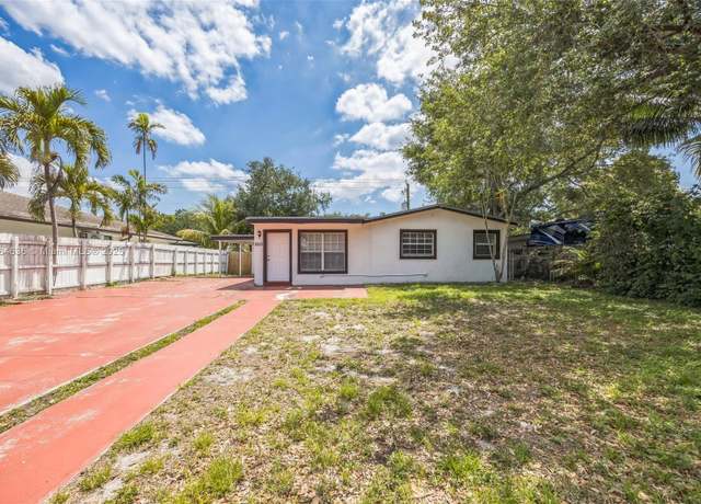 Property at 2515 N 66th Ave, Hollywood, FL 33024, 3 beds, 2 baths