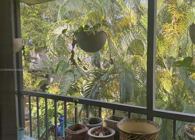 Property at 13944 NE 4th Ave D B, Miami, FL 33161, 2 beds, 1.5 baths