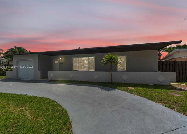 Property at 19311 SW 118th Ave, Miami, FL 33177, 4 beds, 2 baths
