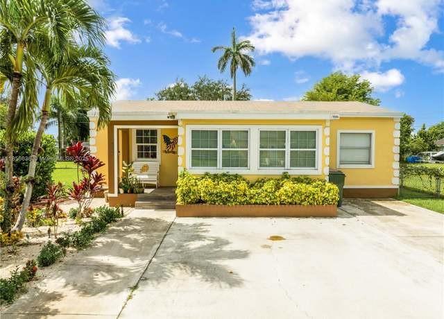 Property at 512 NW 13th St, Homestead, FL 33030, 3 beds, 2 baths