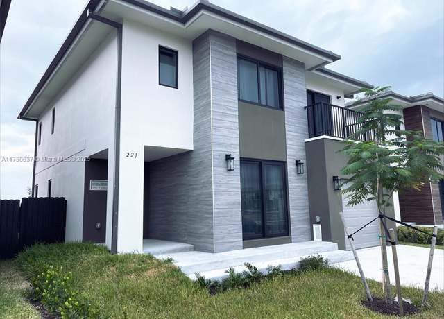 Property at 221 NW 12th Ct, Florida City, FL 33034, 5 beds, 4.5 baths
