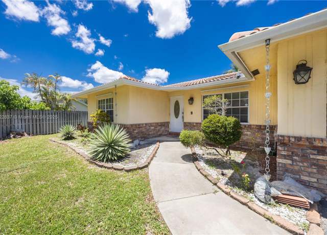 Property at 11351 NW 37th St, Coral Springs, FL 33065, 3 beds, 2 baths