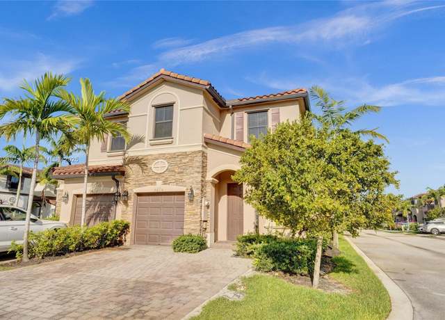 Property at 5013 Vulcan Way, Davie, FL 33314, 4 beds, 2.5 baths