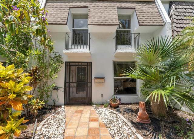 Property at 9761 SW 92nd Ter, Miami, FL 33176, 3 beds, 2.5 baths