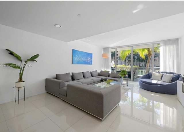 Property at 2950 NE 188th St #121, Aventura, FL 33180, 2 beds, 3 baths