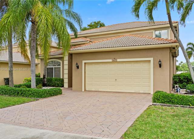 Property at 4475 Banyan Trails Dr, Coconut Creek, FL 33073, 4 beds, 3 baths