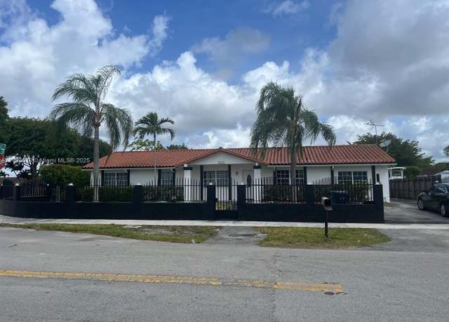 Property at 15171 SW 70th St, Miami, FL 33193, 5 beds, 4 baths