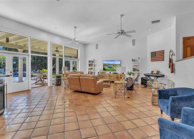 Property at 9040 SW 117th St, Miami, FL 33176, 4 beds, 3 baths